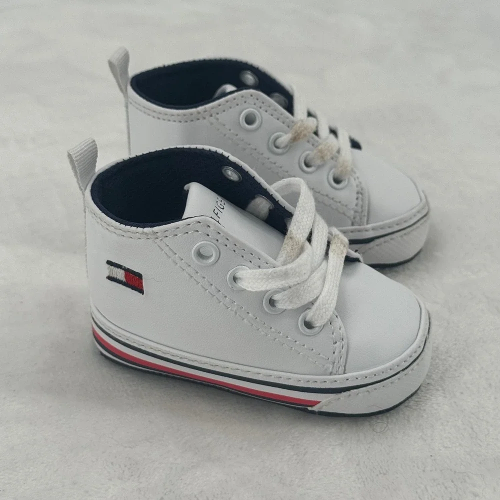 Tommy Hilfiger Logo Mid Top Crib Shoe Sneakers Baby Size 1 White Faux Leather